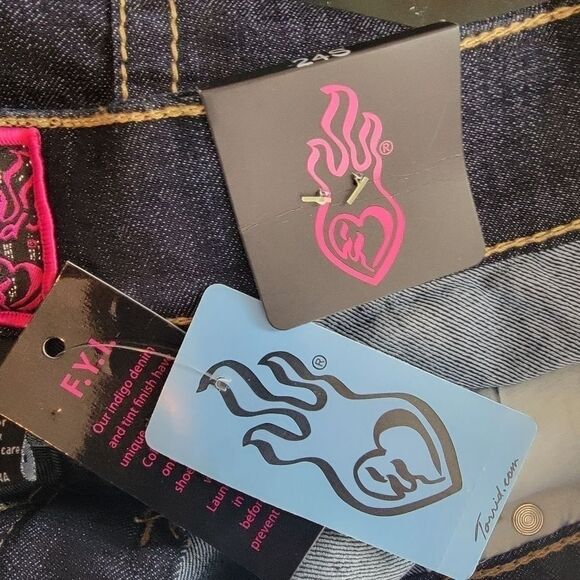 Torrid Nwt classic skinny jean vintage stretch 24s 24 petite - Picture 7 of 7